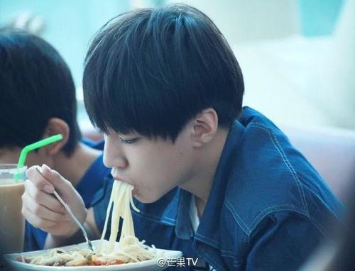 娱乐吃瓜蜀黍王俊凯微博